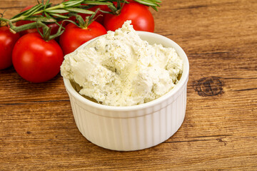 Soft cream cheese with herbs