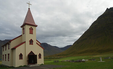 Fototapeta na wymiar church in the green mountains, Isafjordur, Iceland
