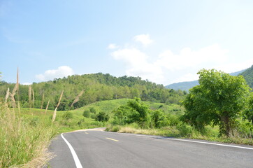 Fototapeta na wymiar Hilltop road in northern Thailand