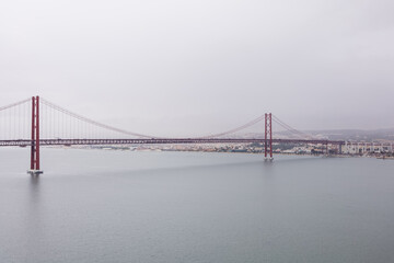 Fototapeta na wymiar San Francisco Bridge in cloudy weather