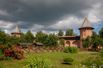 Herb garden in Spaso-Efimiev Monastery in Suzdal, Russia.  - obrazy, fototapety, plakaty