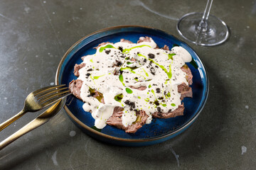 sliced veal with sweet sauce