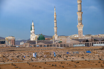 Awesome shots of Jannat al Baqi along with the Green dome
