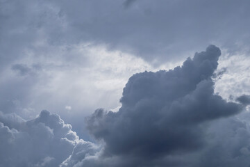Gewitterwolken im Abendlicht