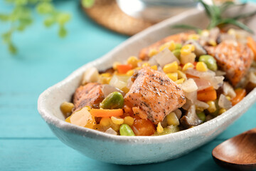 Fresh salmon cube with stir-fried mixed vegetables.