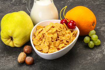 Breakfast with corn flakes and milk