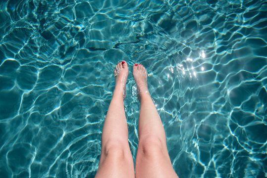 Les pieds dans l'eau 
