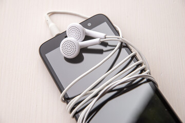 smartphone, earphones, audio, music, cable, use of smartphone, accessories, smartphone accessories, calls, use of earphones, audio, quality, sport, running, walking, phone calls, electronics, screen, 