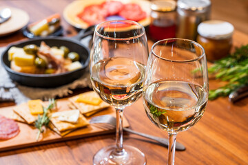 ワイン　ワイングラス　ワインと料理