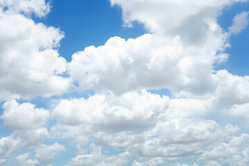 Obraz na płótnie Canvas blue sky with white cloud background.
