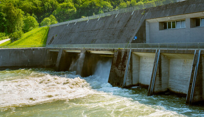Wasserkraftwerk am Lech in Bayern