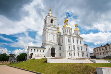 Fototapeta na wymiar Annunciation Church in Arzamas, Nizhny Novgorod region.