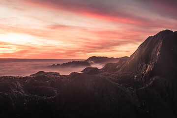 Fototapeta premium Horizontal Orange Sunset Light and still Ocean 