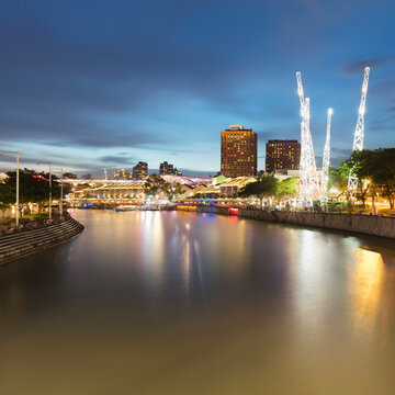 Singapore, Long exposure of Clarke Quay at dusk with GMAX Reverse Bungy in background