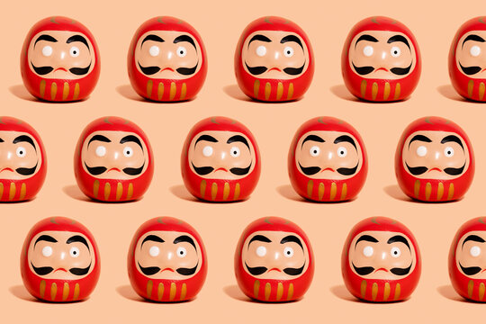 Pattern of rows of traditional Japanese&nbsp;Daruma&nbsp;dolls