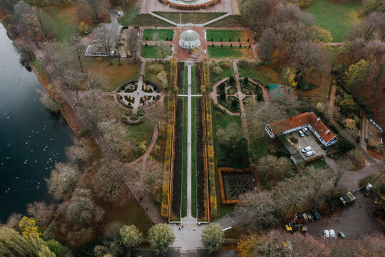 Sweden, Scania, Malmo, Aerial view of Margareta Pavilion in Pildammsparken during autumn