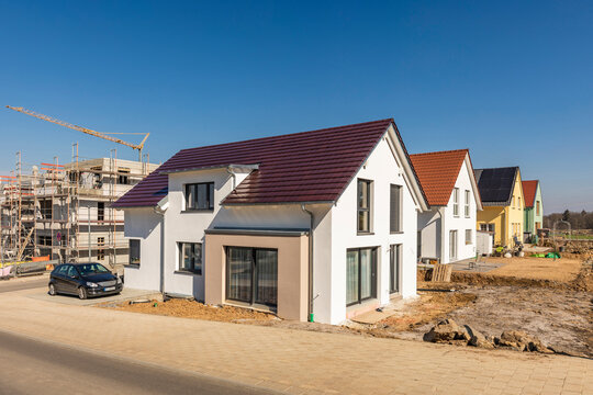 Germany, Baden-Wurttemberg, Ludwigsburg, New Modern Development Area With Construction Site In Background