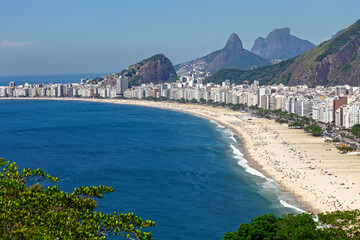 Fototapeta premium RIO DE JANEIRO - CIRCA JAN 2014:People on the Beach in Rio de Janeiro: January 2014