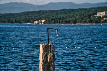 Shower with endless water