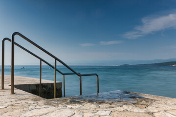 Stairway to the ocean pool