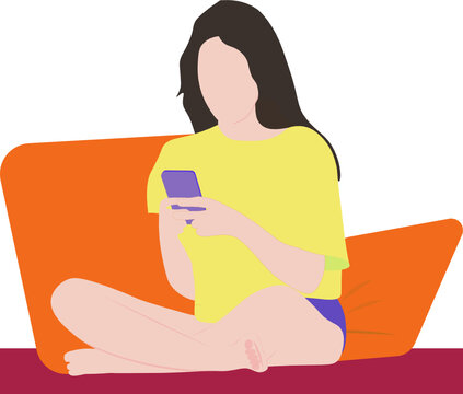 Mujer sentada en un sill&oacute;n con las piernas cruzadas, chateando con su celular, fondo transparente
