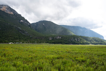 Fototapeta na wymiar Natural planice y cerros