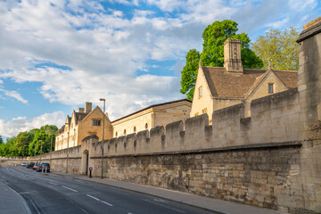 Fototapeta na wymiar Longwall street architecture in Oxford, England 