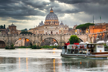Fototapeta premium St. Peter's Basilica in Vatican. Italy 