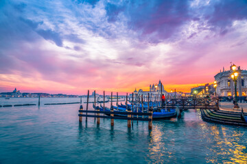 Obraz premium Scenic sunset of Santa Maria della Salute cathedral in Venice, Italy