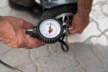 pumping wheels in a gyro scooter