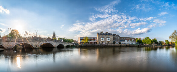 Obraz premium Bedford bridge panorama on the Great Ouse River