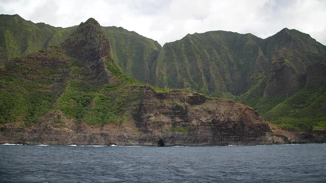 Dramatic Na Pali Coast in Kauai, Hawaii. Mid angle, parallax movement, HD.