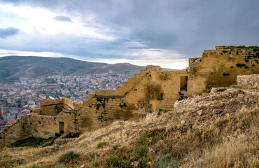 Fototapeta na wymiar Medieval ruined fortress Bayburt in Turkey