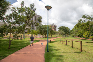 Pista de caminhada no Parque da Vila em Ribeirão Preto