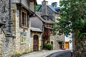 On the banks of the Lot is the medieval village of Sainte-Eulalie d'Olt. As you stroll through the alleyways, you'll soon understand that it's on the list of France's most beautiful villages