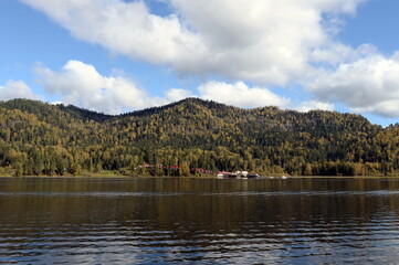 Fototapeta na wymiar Autumn on Lake Teletskoye. Altai Republic. Western Siberia. Russia
