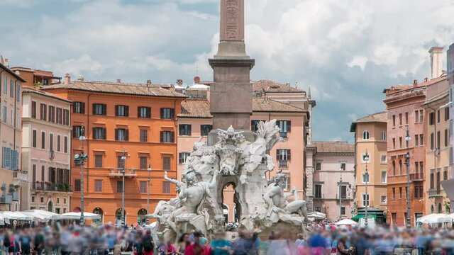Piazza Navona, the fountain of four rivers timelapse designed by G.L.Bernini.