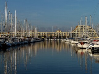 Segelhafen mit Panorama in Port Camargue / Frankreich
