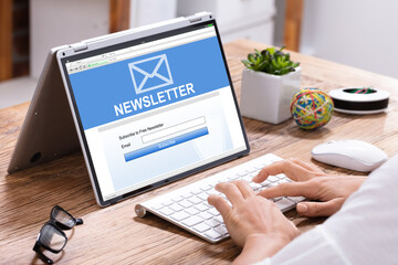 Businesswoman Video Conferencing With His Colleagues On Laptop