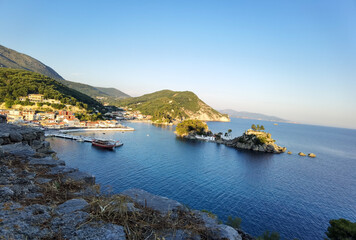 Fototapeta premium parga greek tourist resort by the sea in the evening