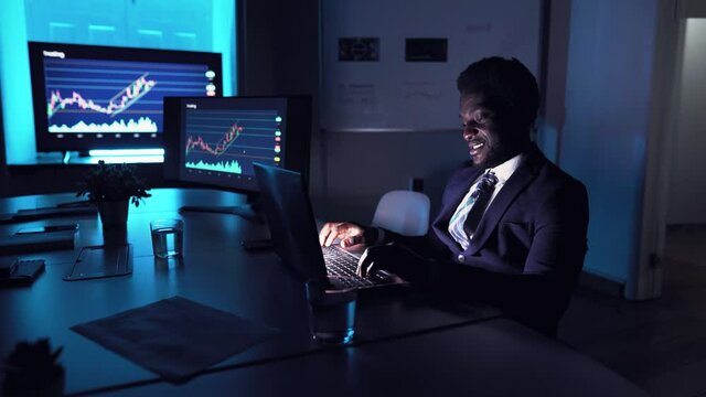 Business stock trader man working on crypto currency markets with blockchain technology - Decentralized finance and stock exchange concept	