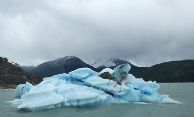 Fototapeta na wymiar icebarg, Argentina