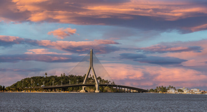 Beautiful Sunset in front of Ilh&eacute;us-Pontal Bridge.