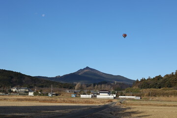 筑波山と気球