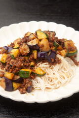 ナスの肉味噌炒めそうめん