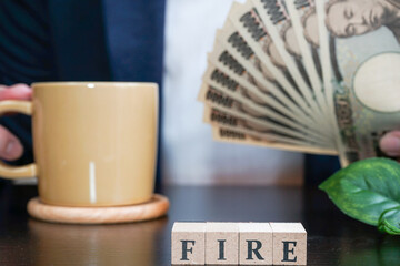 FIRE達成、札束