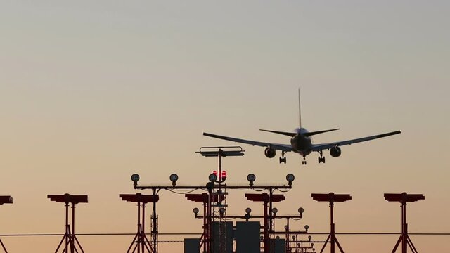YVR Vancouver International Airport Plane Landing