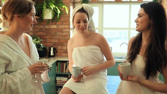 Women in spa
Group of best friends in spa
