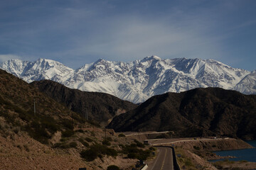 Monta&ntilde;as nevadas en Mendoza