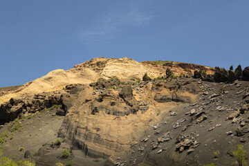 Montañas volcanicas erosionadas en Malargue